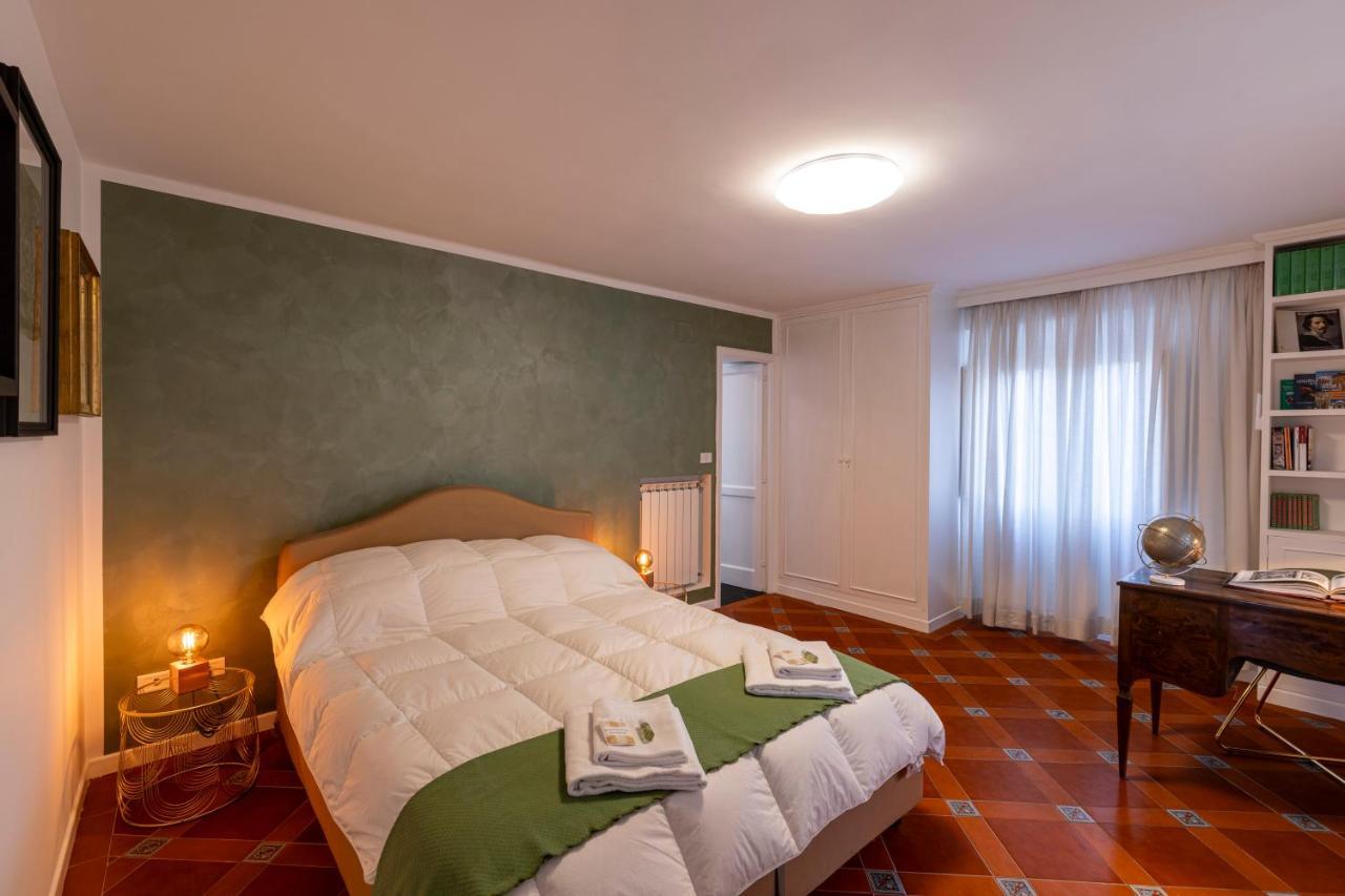 Parlamento Luxury Apartment Roma Esterno foto