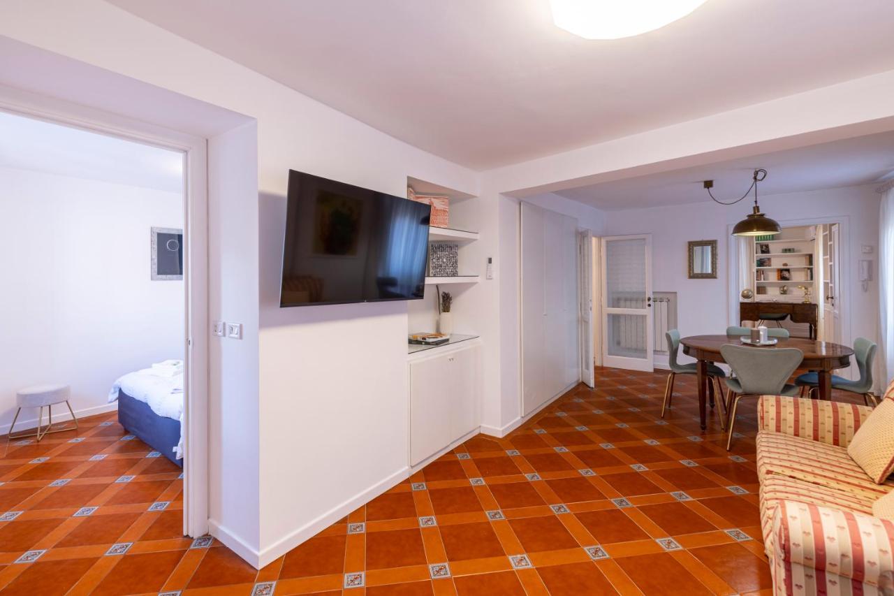 Parlamento Luxury Apartment Roma Esterno foto