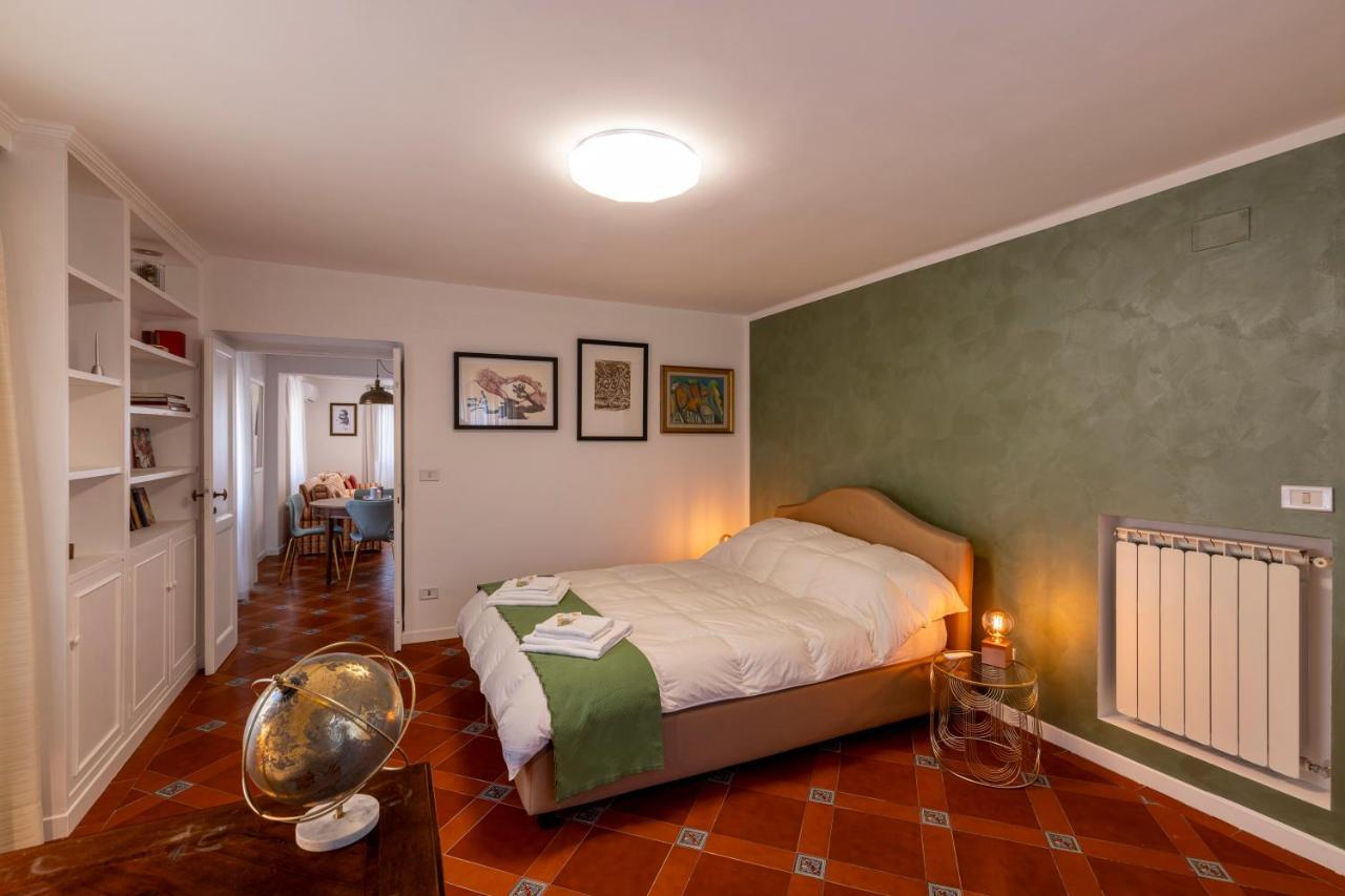Parlamento Luxury Apartment Roma Esterno foto